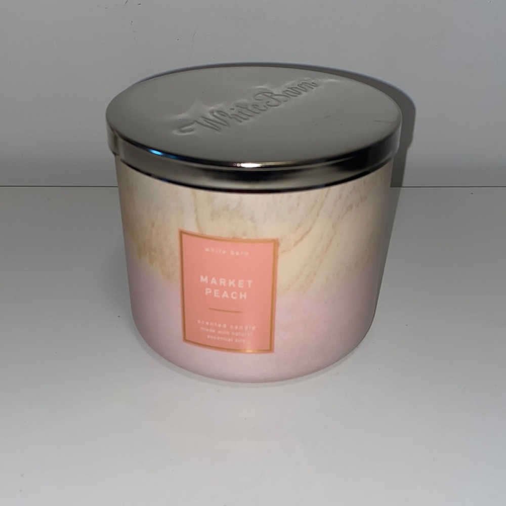 NEW! Market Peach Bath and Body Works Candle - Picture 1 of 3